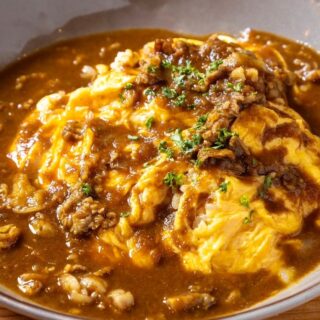 ふわとろオムライスでランチタイムを彩ろう！ 本日のおすすめは…