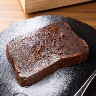 口に入れた瞬間、 なめらかにとろける濃厚テリーヌショコラ🤎 し…