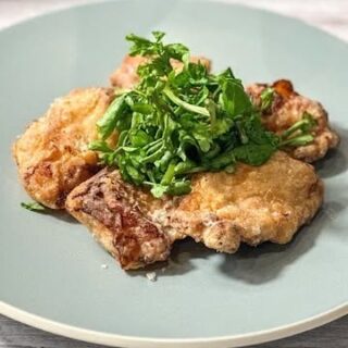外はカリッと、中はジューシーに仕上げた 自慢の「鶏のからあげ…